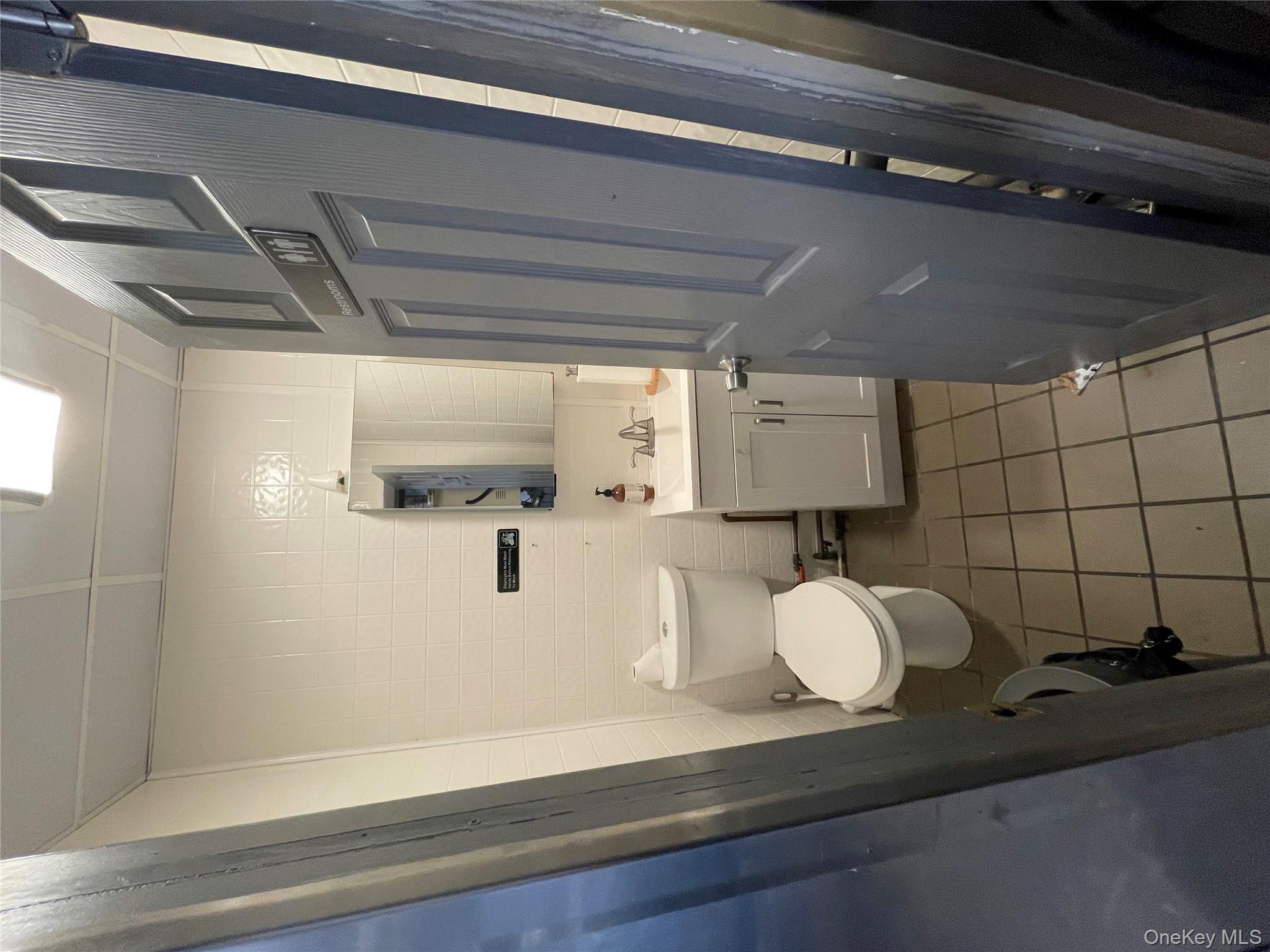 #12 photo, 173-189 Merrick Road, 东长岛 Amity Harbor , NY 11701