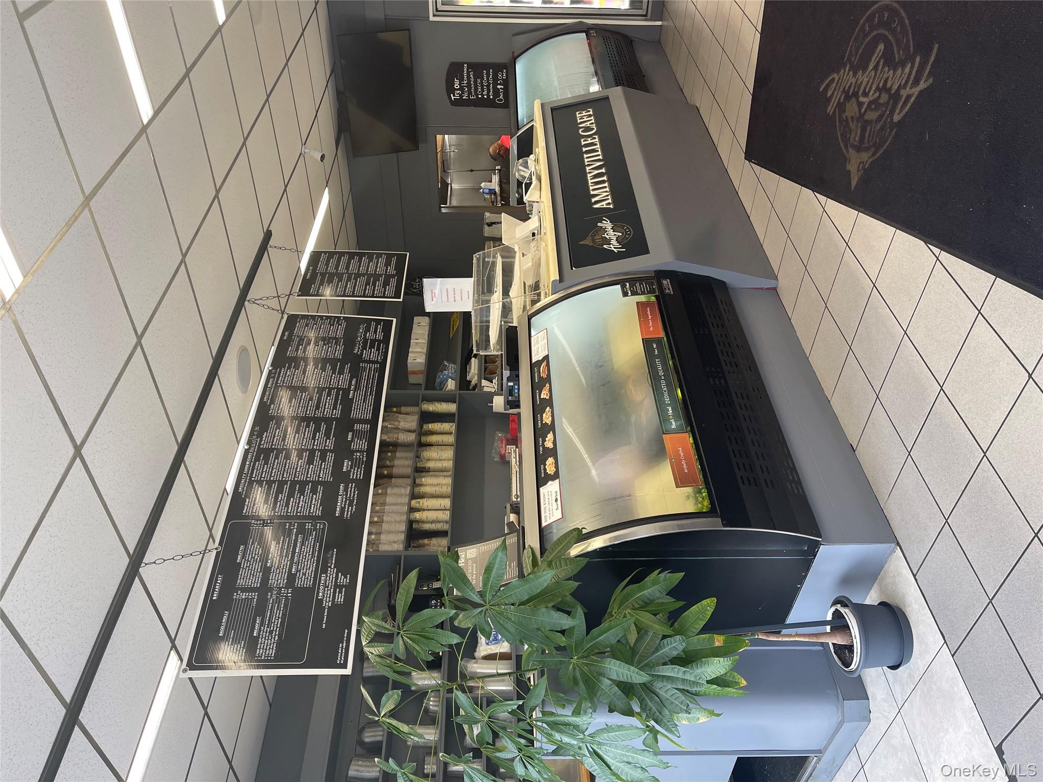 #3 photo, 173-189 Merrick Road, 东长岛 Amity Harbor , NY 11701