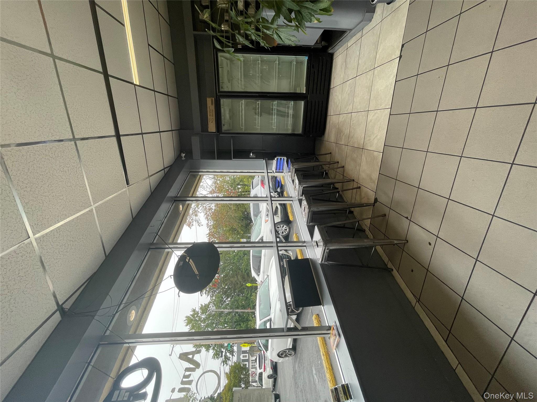 #4 photo, 173-189 Merrick Road, 东长岛 Amity Harbor , NY 11701