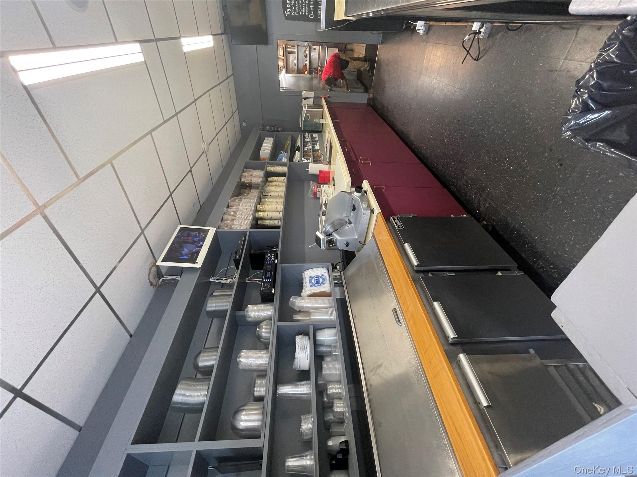 #5 photo, 173-189 Merrick Road, 东长岛 Amity Harbor , NY 11701