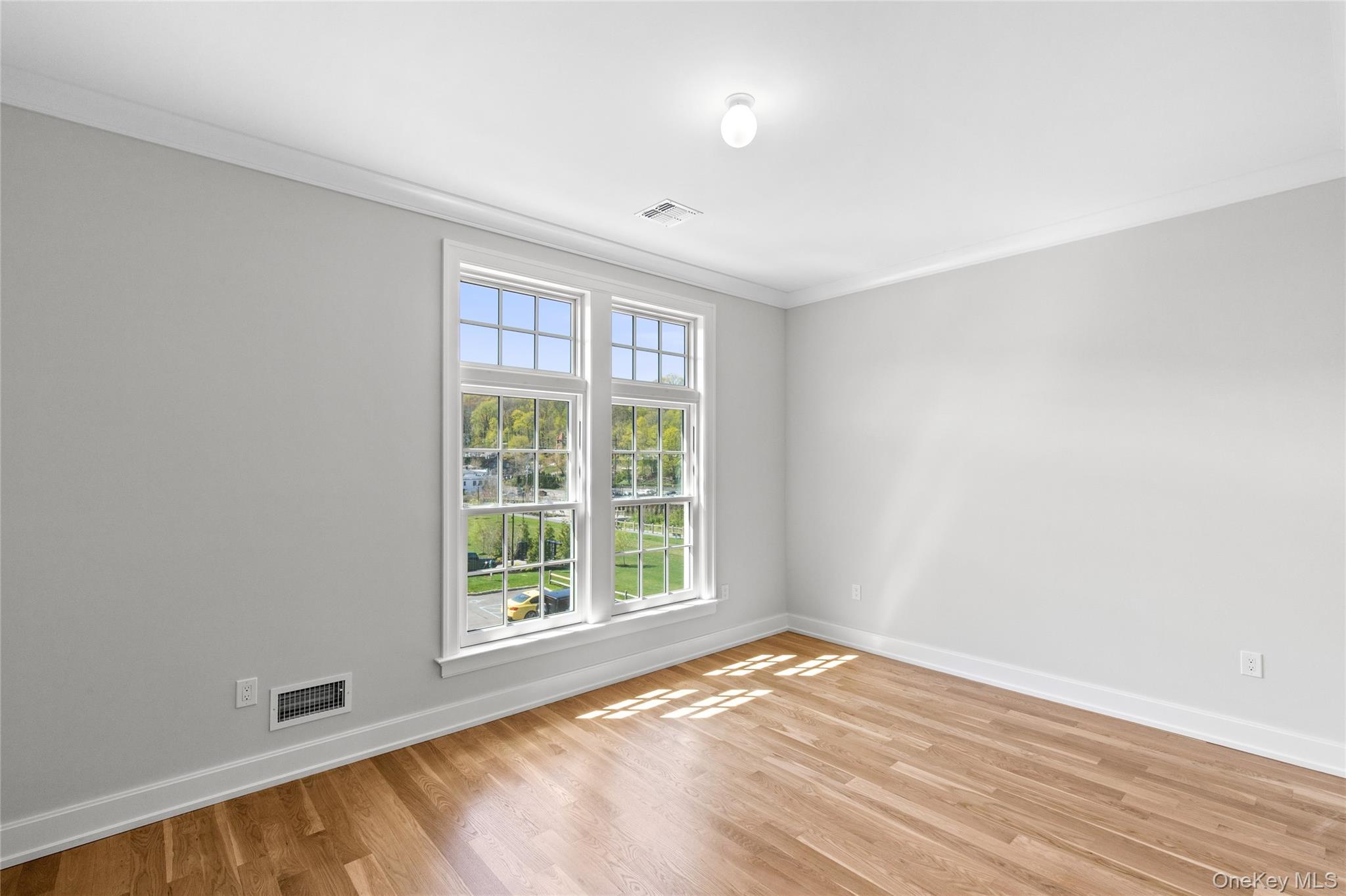 #11 photo, 906 Mill Creek North, Roslyn , NY 11576