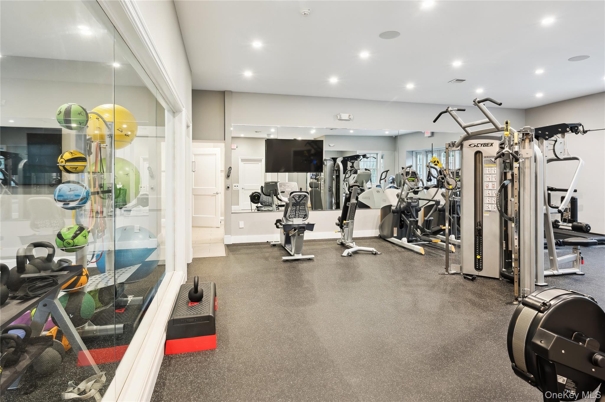 #20 photo, 906 Mill Creek North, Roslyn , NY 11576