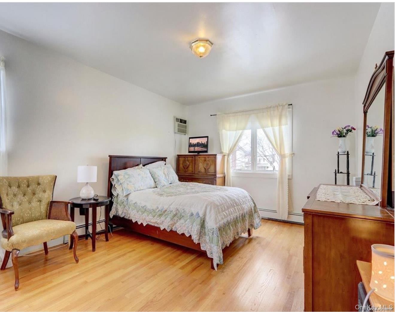 #14 photo, 1004 Wool Avenue, 롱 아일랜드 Franklin Square , NY 11010