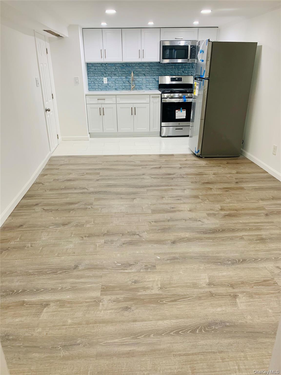 #19 photo, 1004 Wool Avenue, 롱 아일랜드 Franklin Square , NY 11010