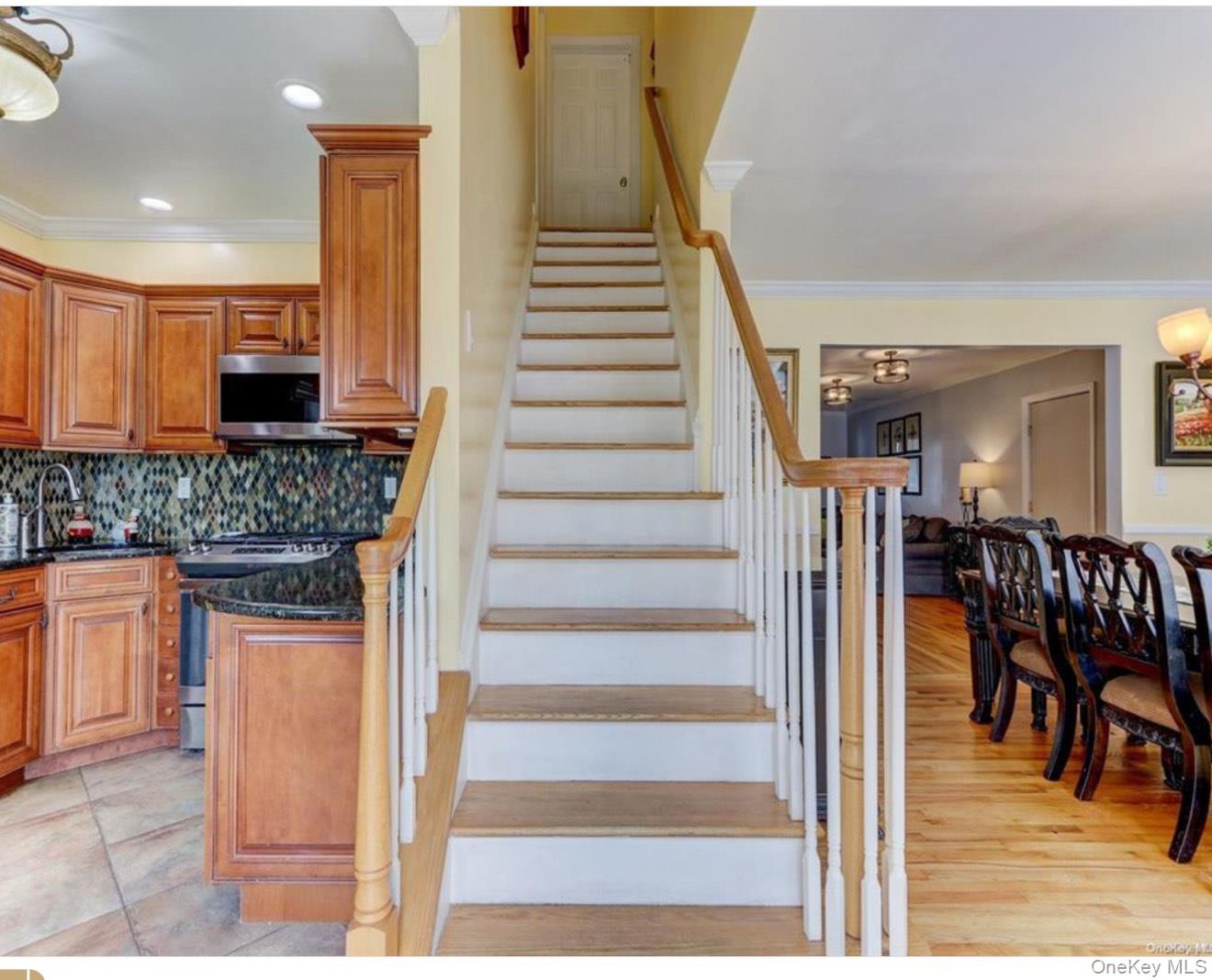 #2 photo, 1004 Wool Avenue, 롱 아일랜드 Franklin Square , NY 11010