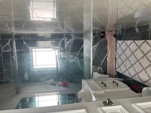 #7 photo, 107 E Fairview Avenue, Нассау ‖ Valley Stream , NY 11580