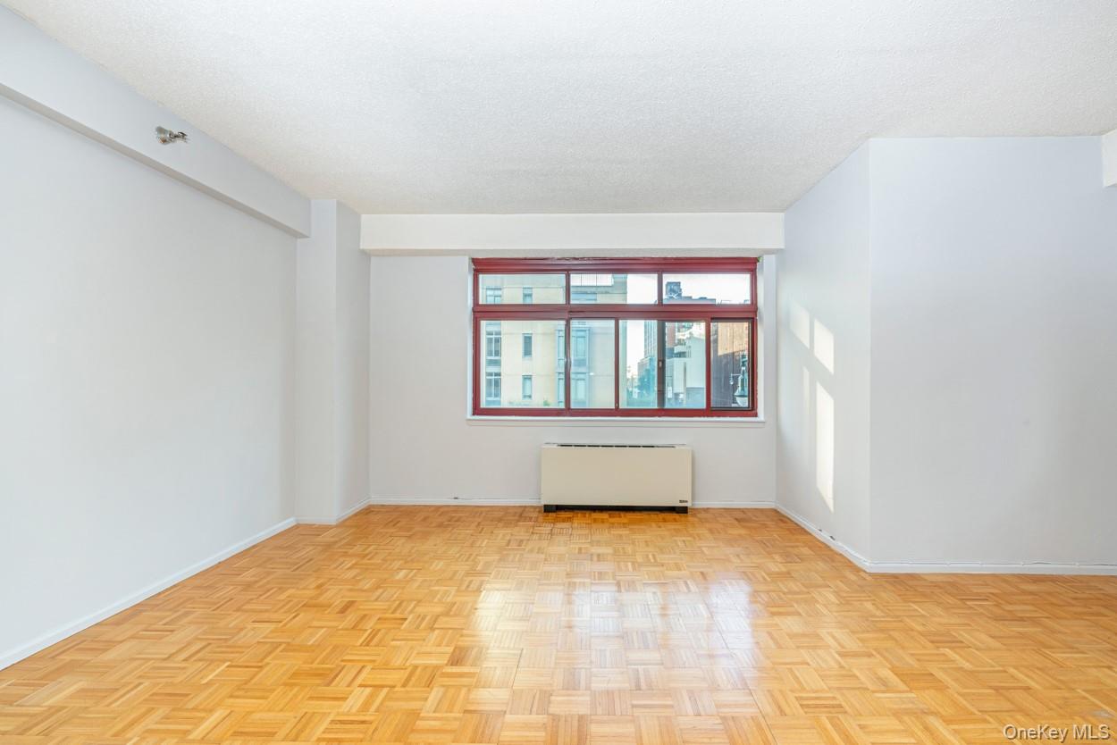 #8 photo, 4-74 48th Avenue, كوينز Long Island City , NY 11109