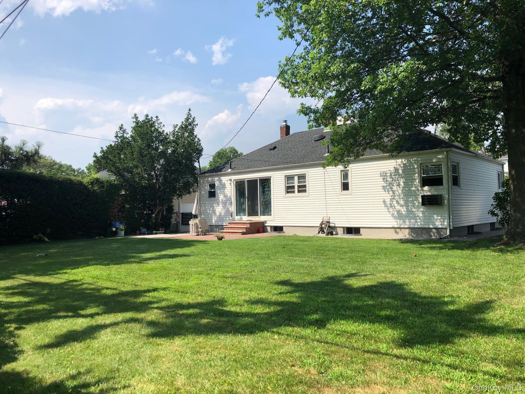 #5 photo, 69 Soundview Road, Great Neck , NY 11020