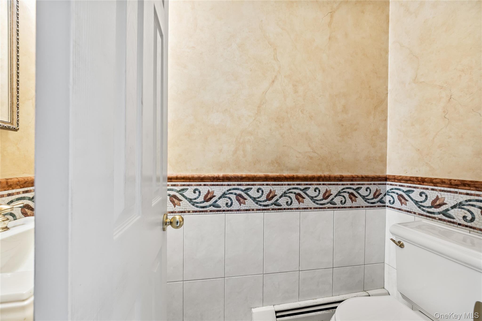 #19 photo, 12 Bell Court, Airmont , NY 10901