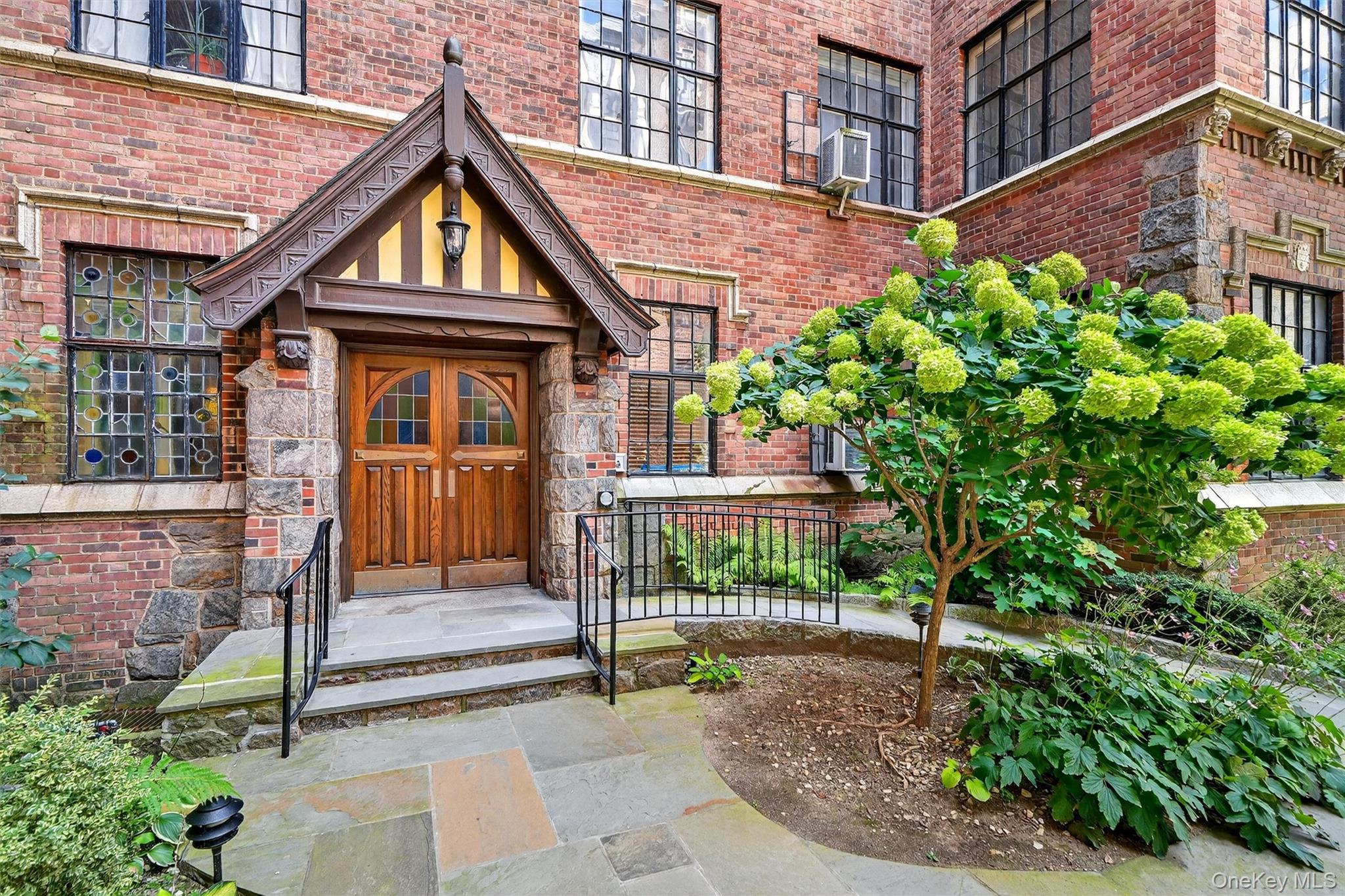 #2 photo, 2 Westchester Avenue, White Plains , NY 10601