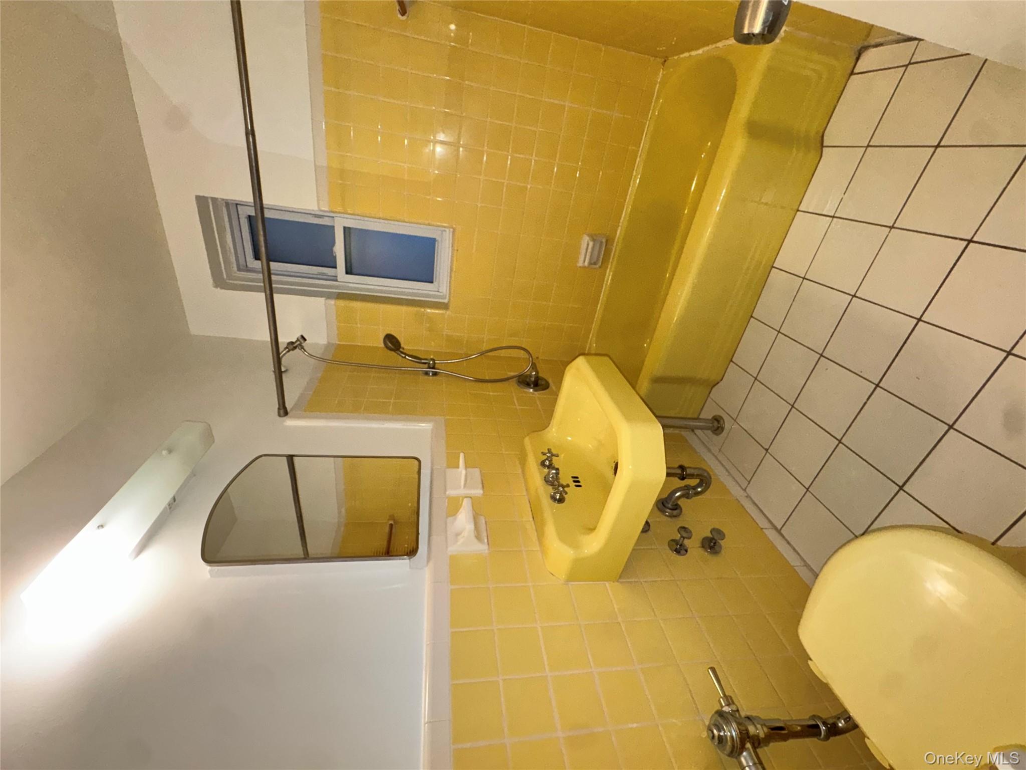 #5 photo, 43 Bronx River Road, Yonkers , NY 10704