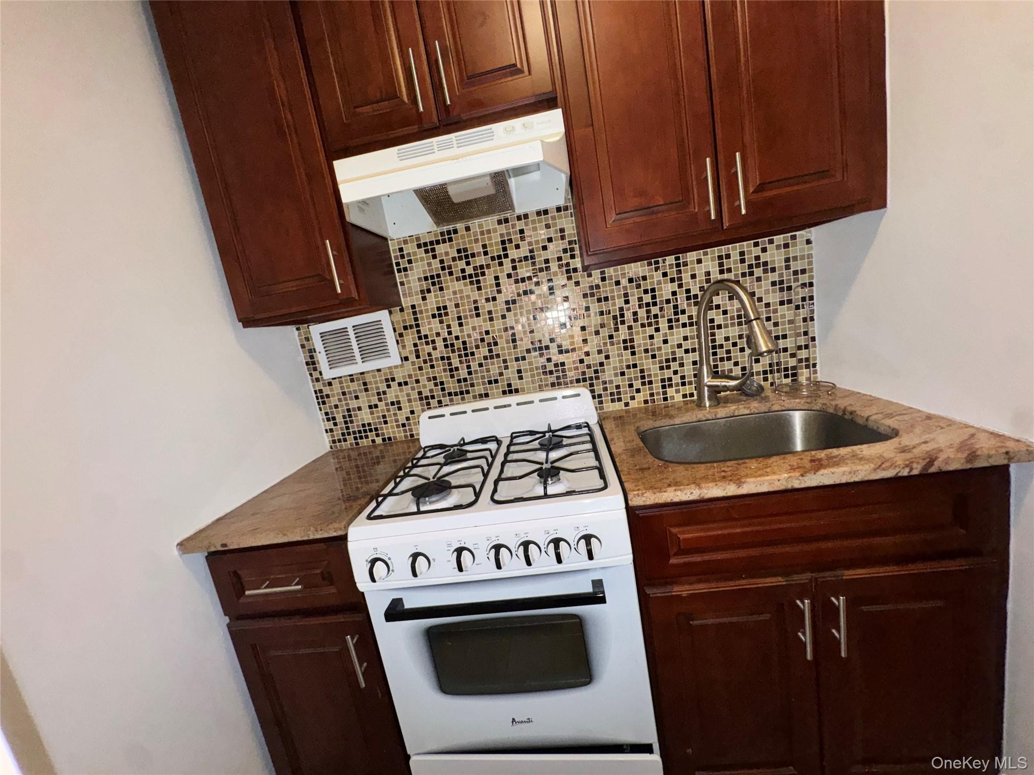 #8 photo, 43 Bronx River Road, Yonkers , NY 10704