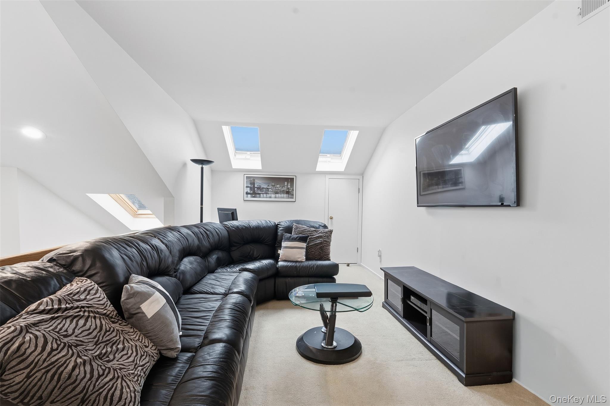 #19 photo, 8 Hudson Watch Drive, Ossining , NY 10562