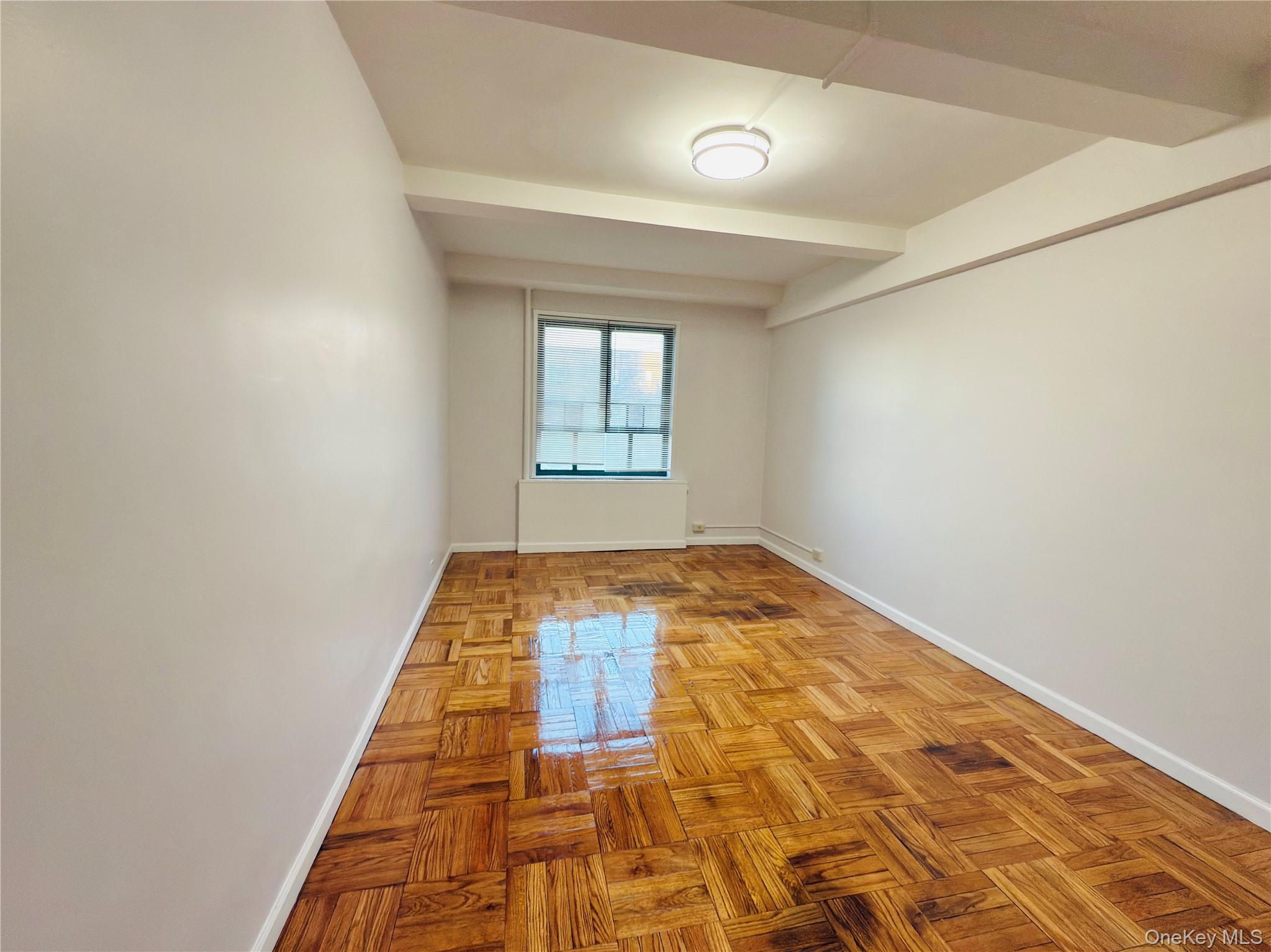 #16 photo, 1938 E Tremont Avenue, ब्रोंक्स Bronx , NY 10462