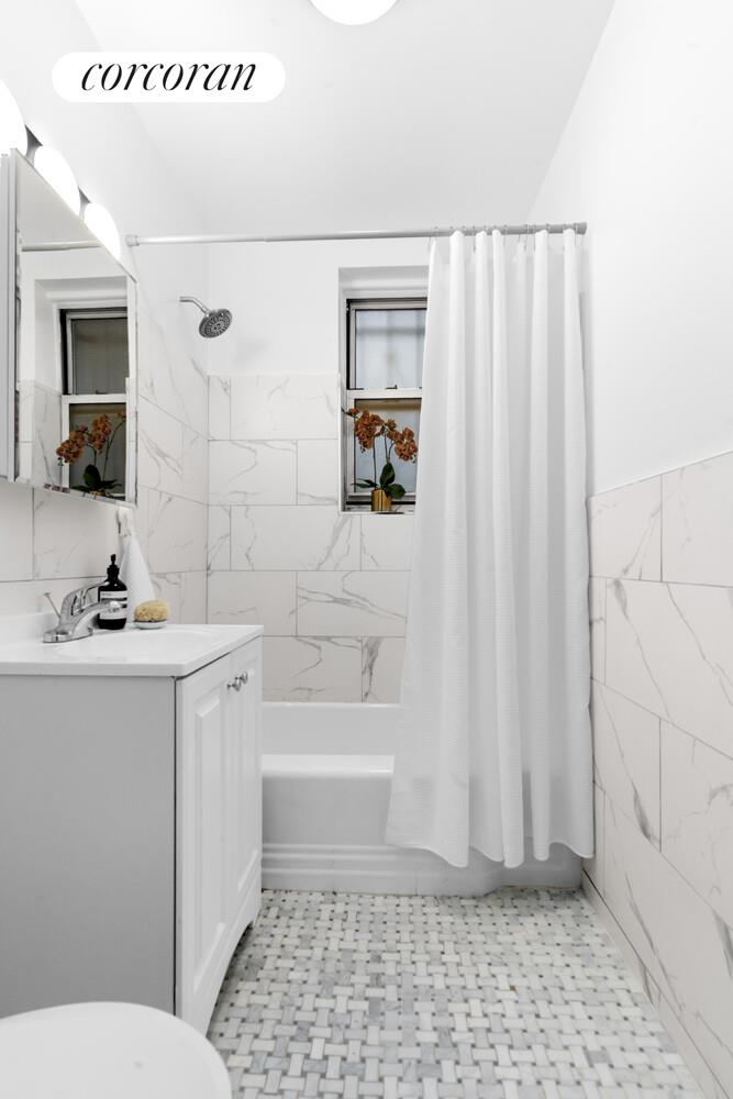 #11 photo, 9707 4TH Avenue, 브루클린 Fort Hamilton , NY 11209