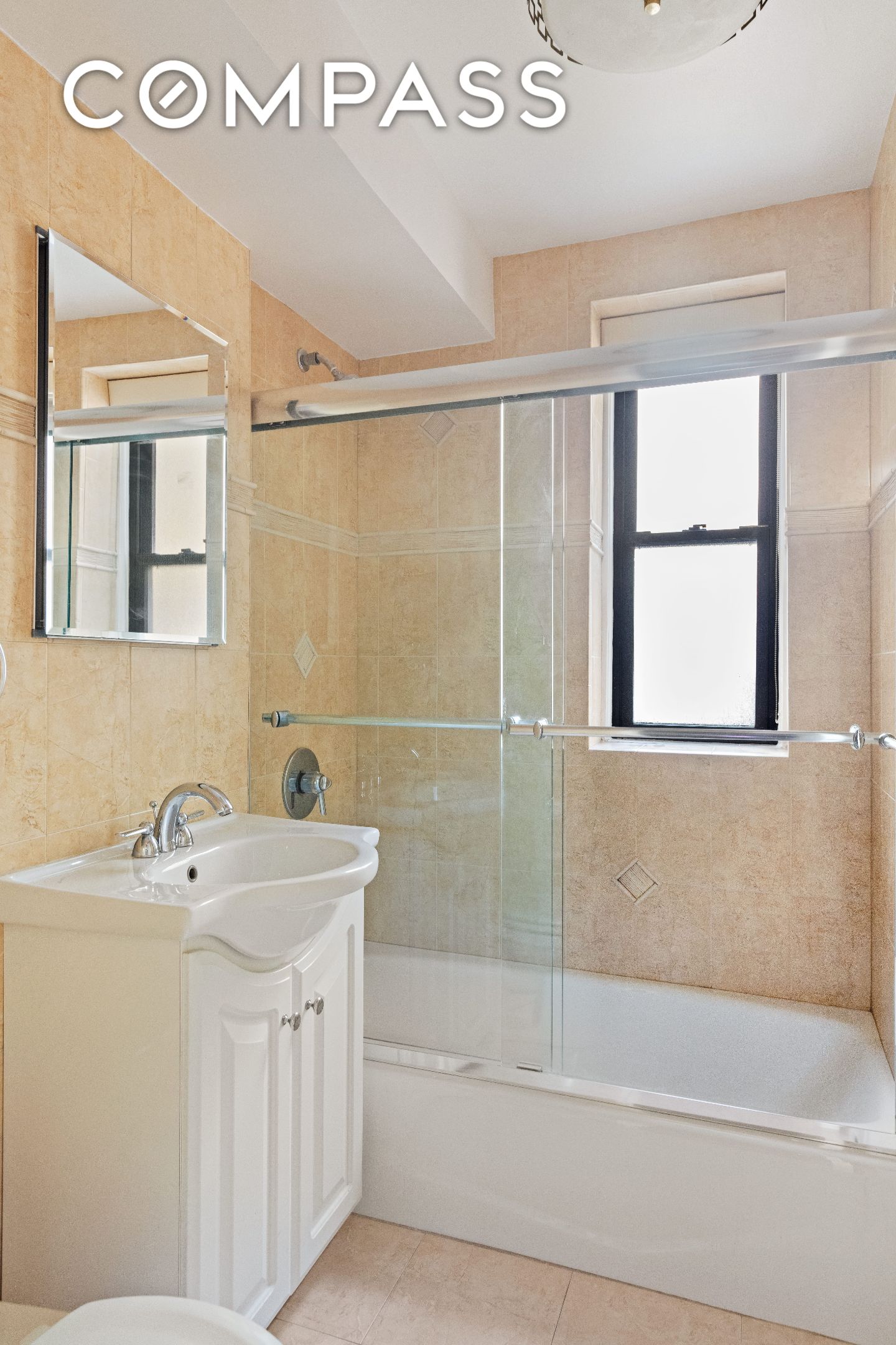 #10 photo, 30 E 9th Street, Greenwich Village , NY 10003