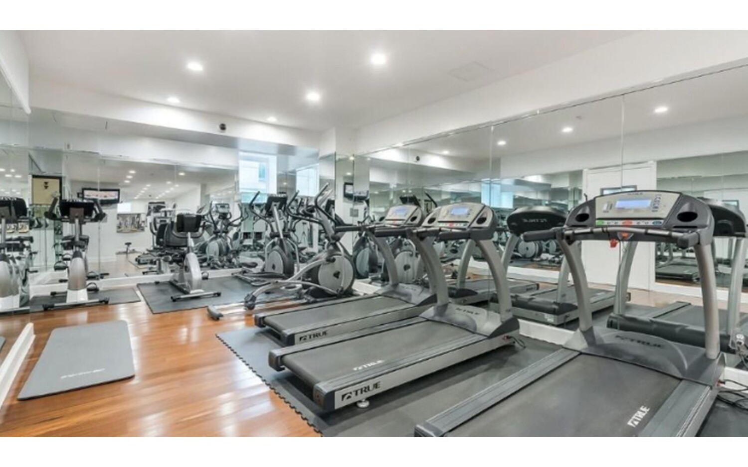 #10 photo, 150 W 51ST Street, मैनहटन Midtown , NY 10019