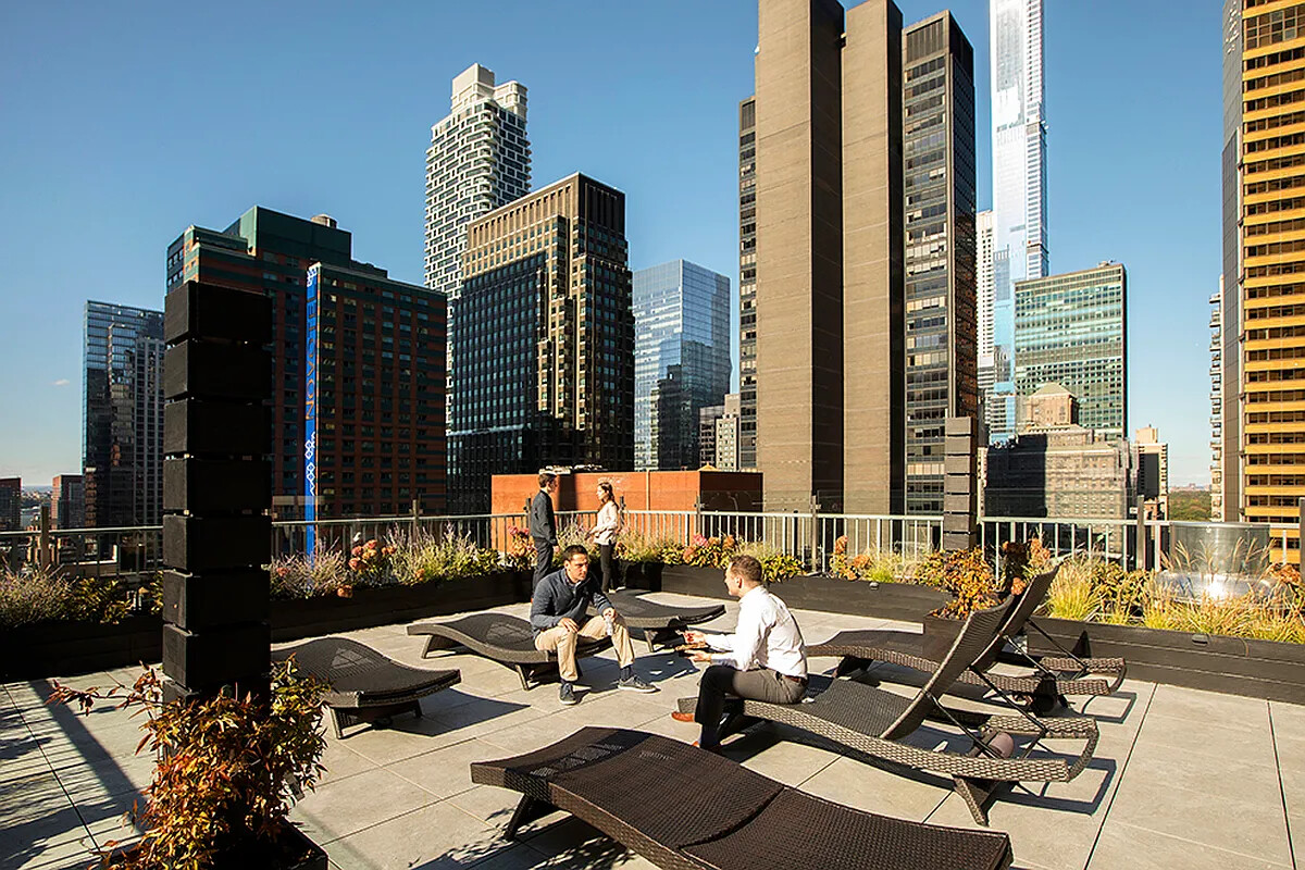 #8 photo, 150 W 51ST Street, मैनहटन Midtown , NY 10019