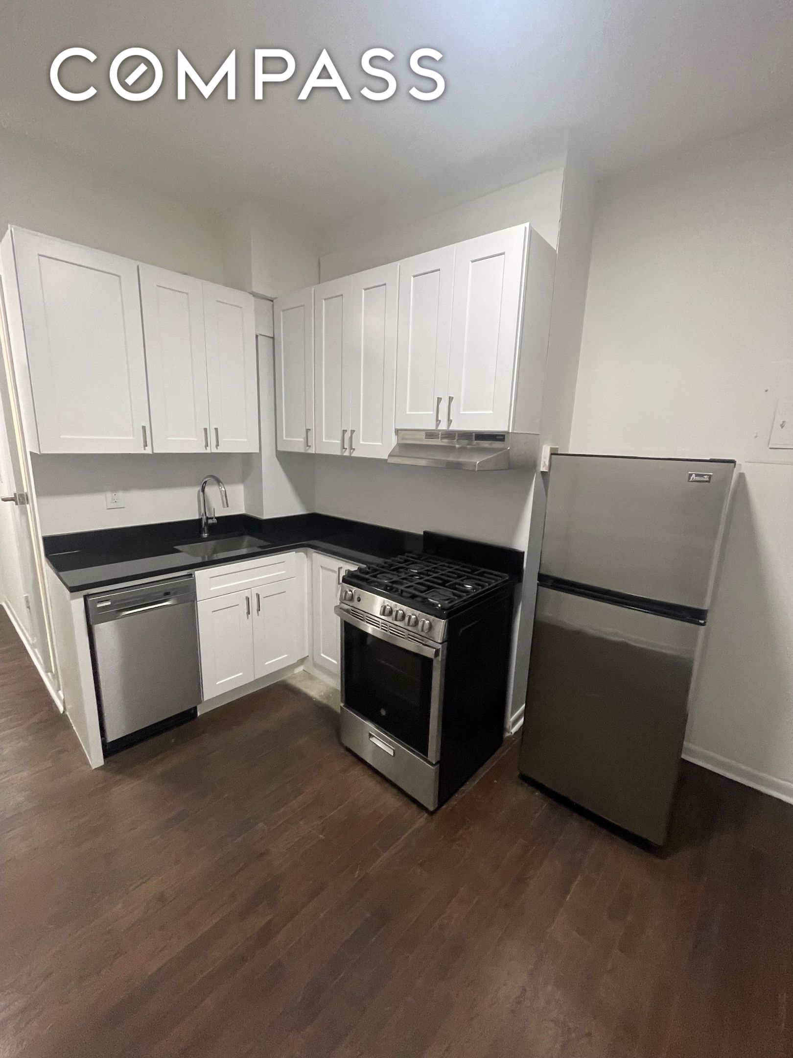 #1 photo, New York City, 맨해튼 East Village , NY 10003