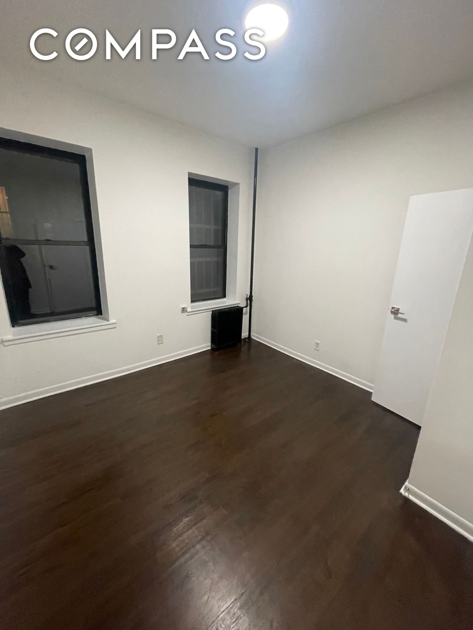 #4 photo, New York City, 맨해튼 East Village , NY 10003