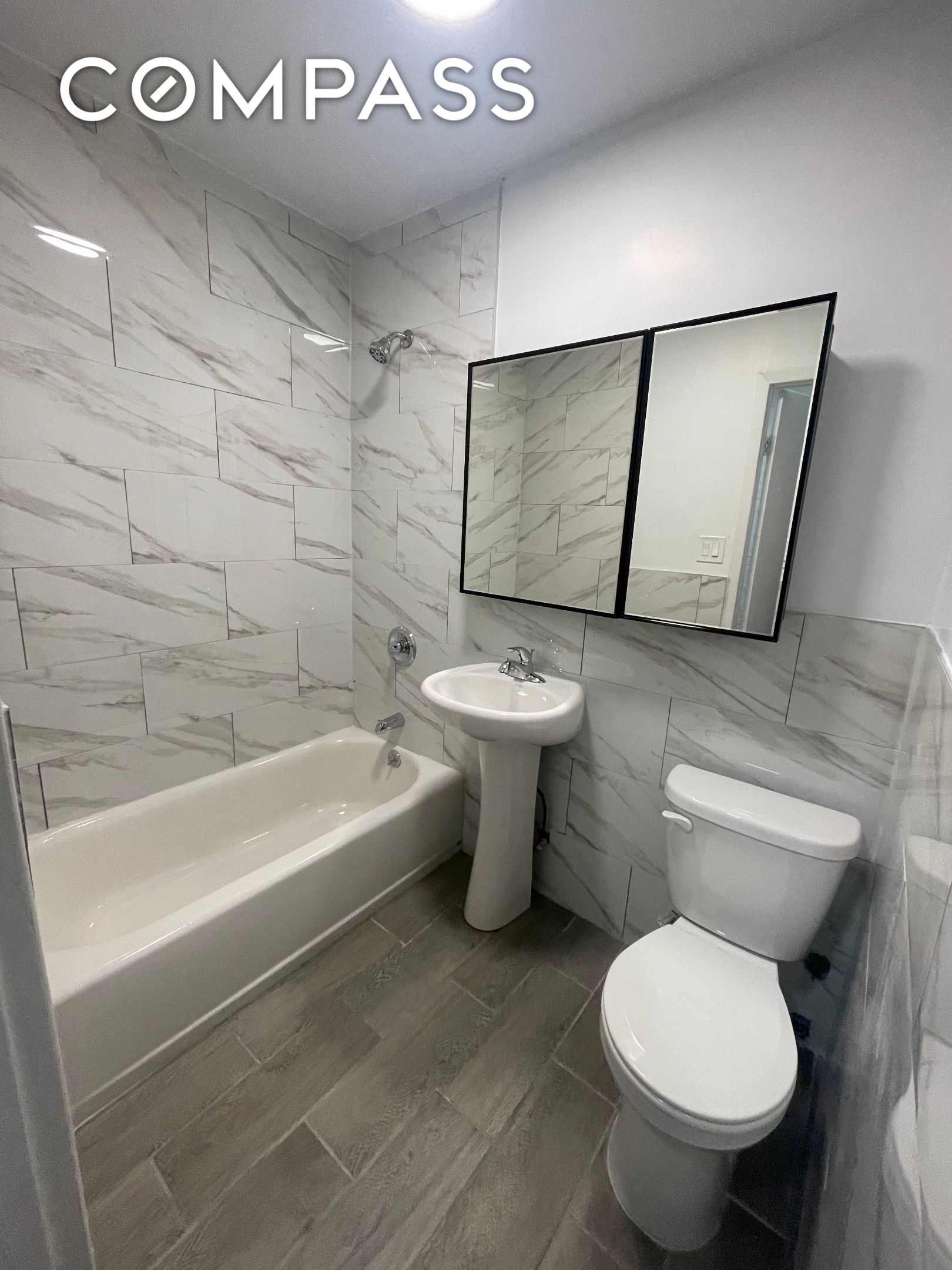 #7 photo, New York City, 맨해튼 East Village , NY 10003