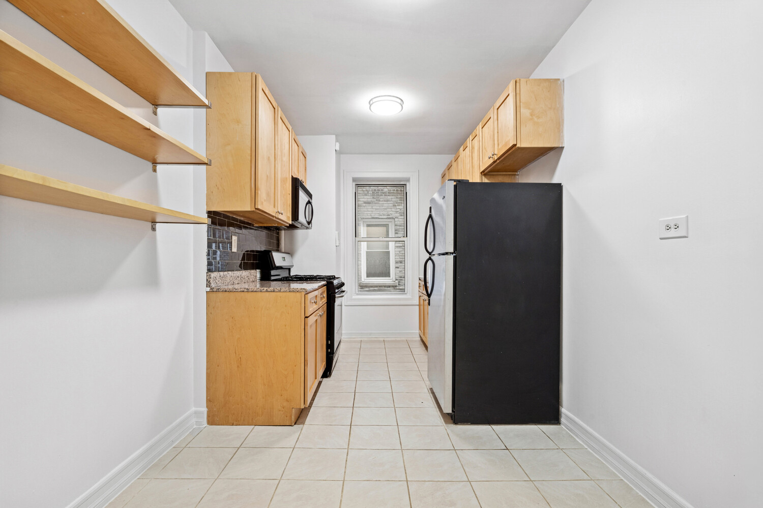 #3 photo, 811 WALTON Avenue, Concourse , NY 10451