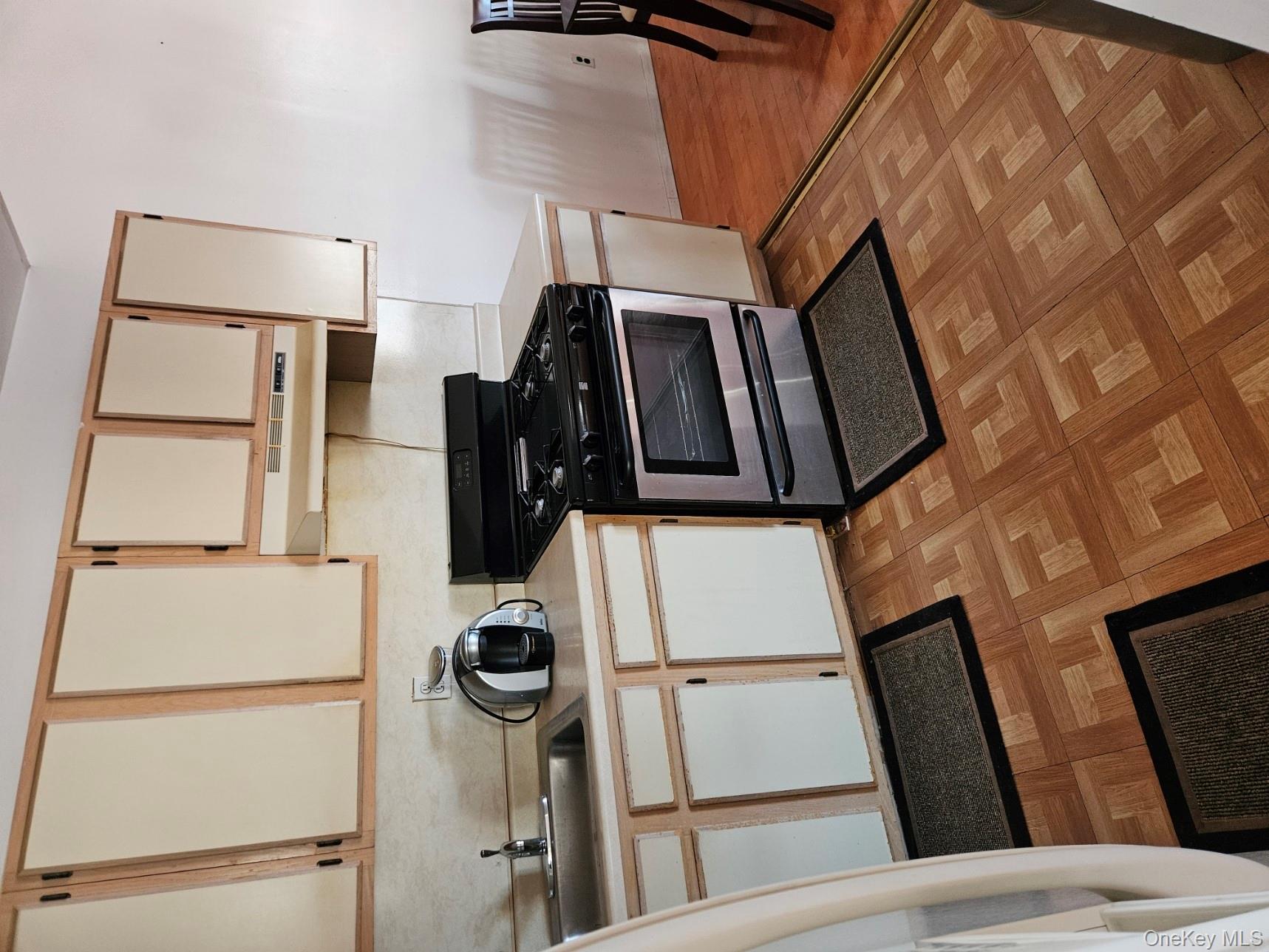 #7 photo, 119-31 Guy R Brewer Boulevard, קווינס Jamaica , NY 11434