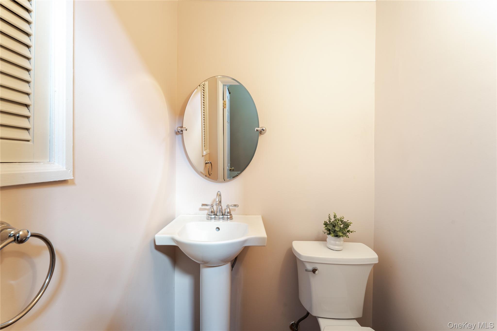 #12 photo, 16 8th Street, 长岛 Carle Place , NY 11514