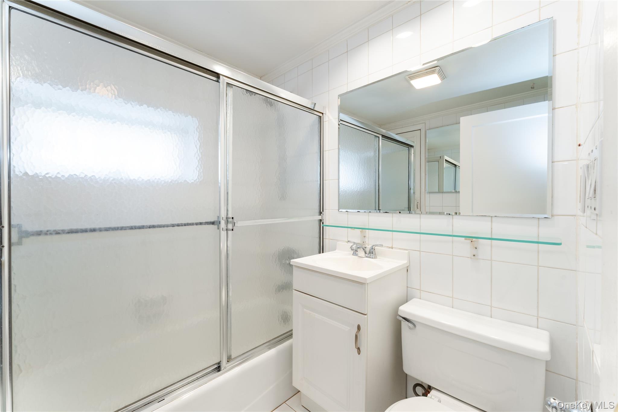 #16 photo, 16 8th Street, 长岛 Carle Place , NY 11514