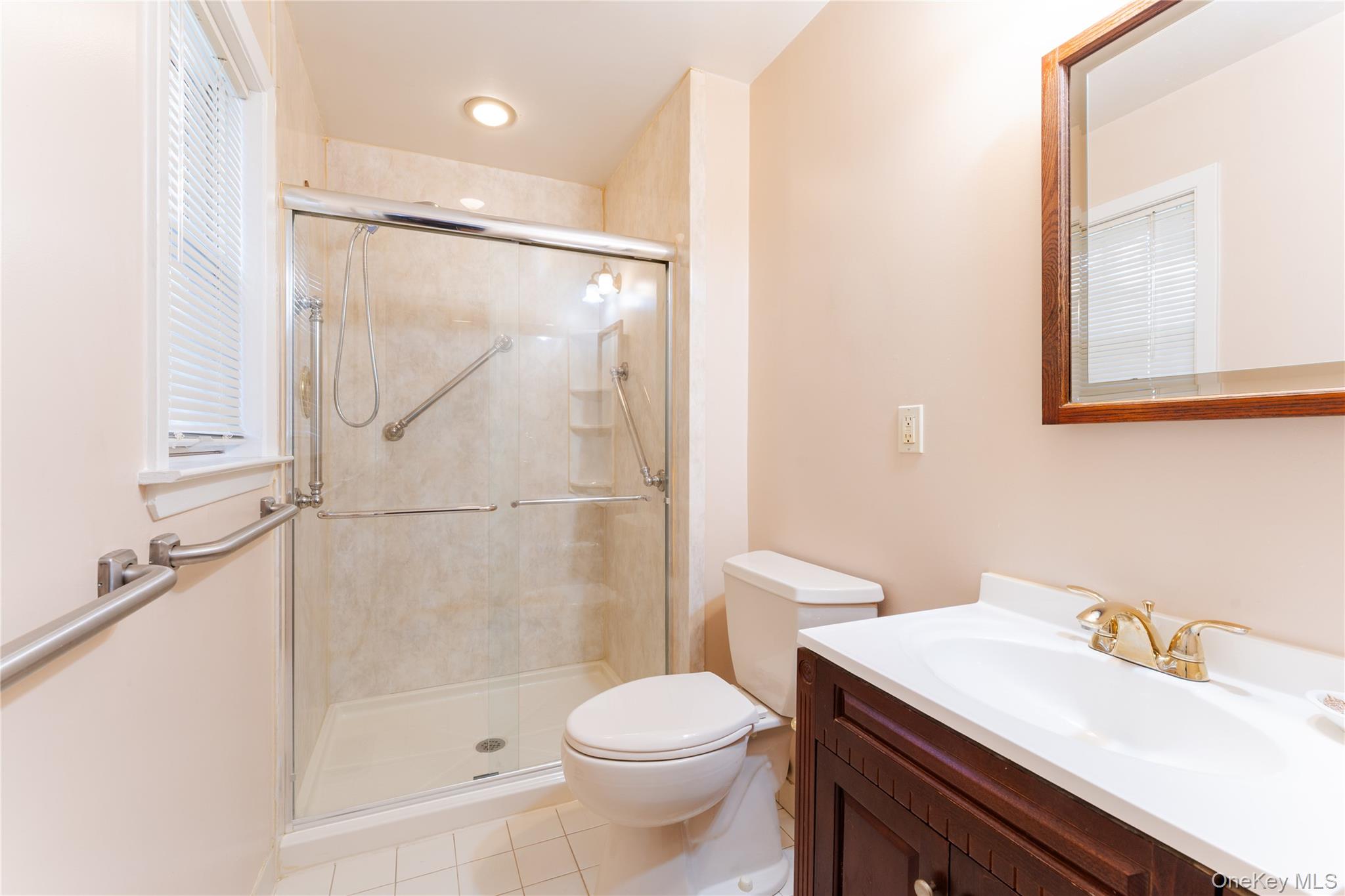 #7 photo, 16 8th Street, 长岛 Carle Place , NY 11514