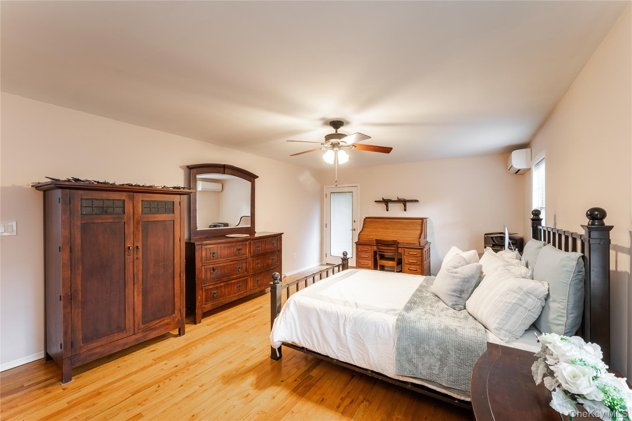 #8 photo, 16 8th Street, 长岛 Carle Place , NY 11514