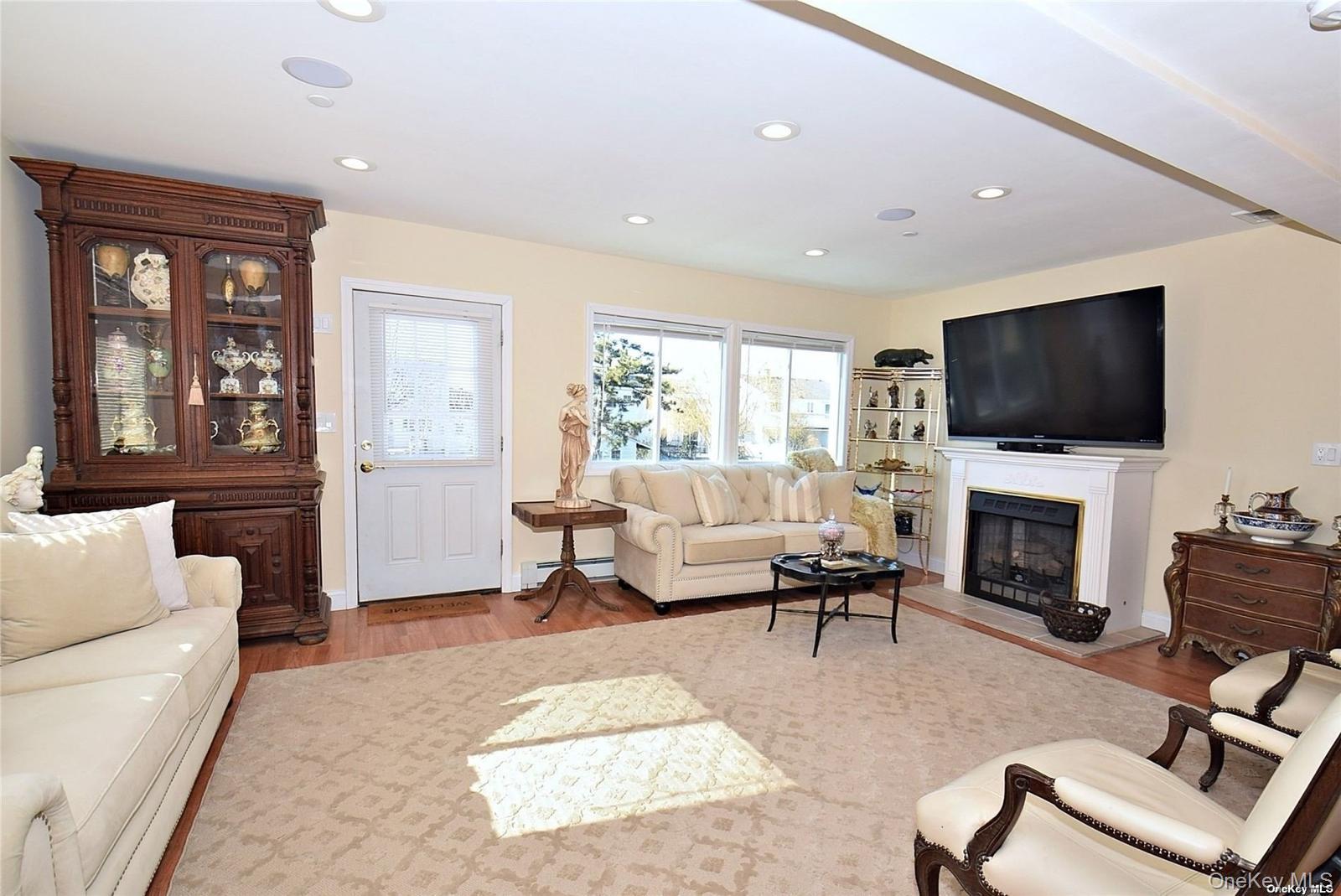 #17 photo, 3434 Colony Drive, Baldwin , NY 11510