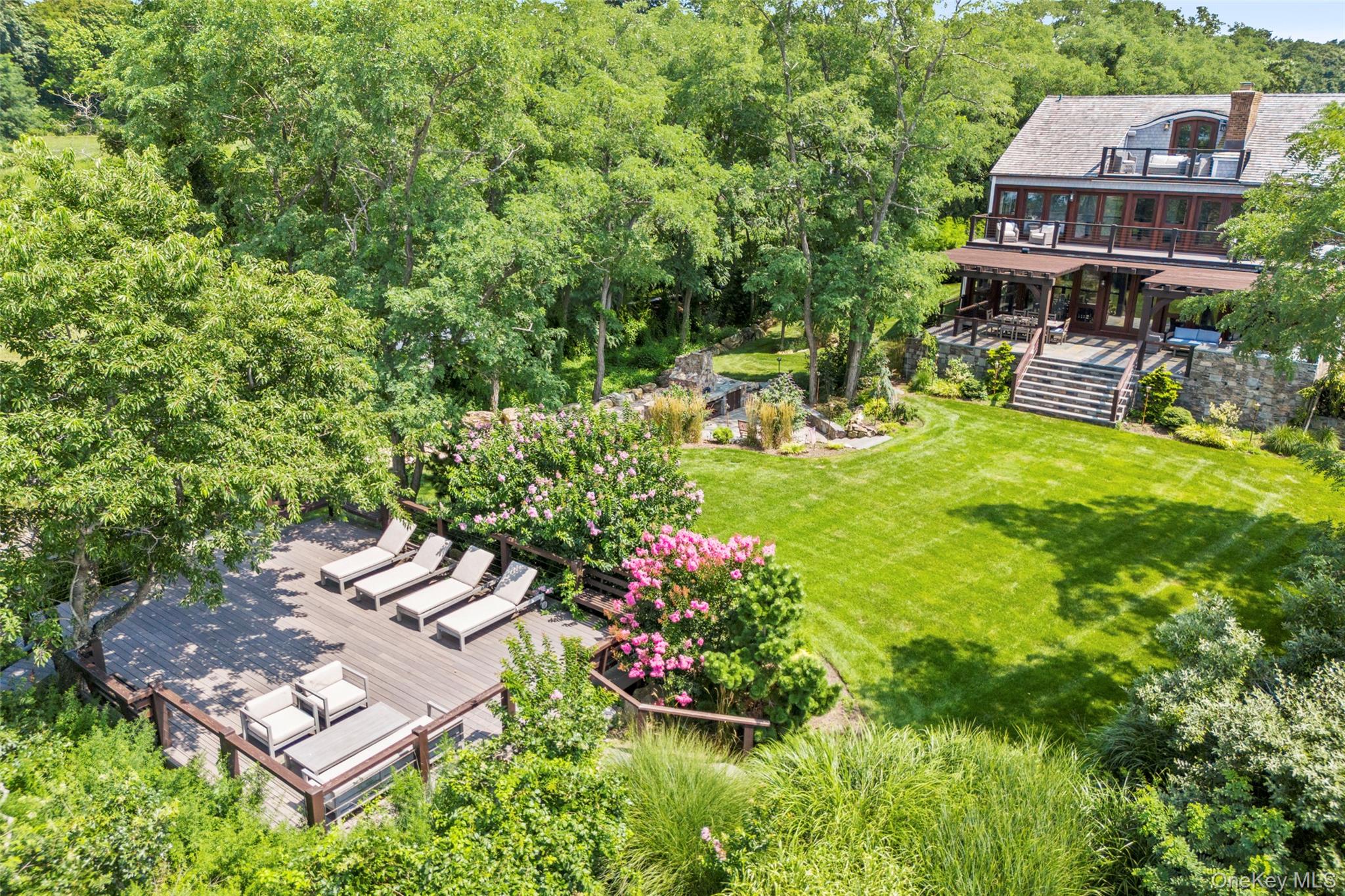 #18 photo, 16 Old Field Woods Road, Setauket , NY 11733