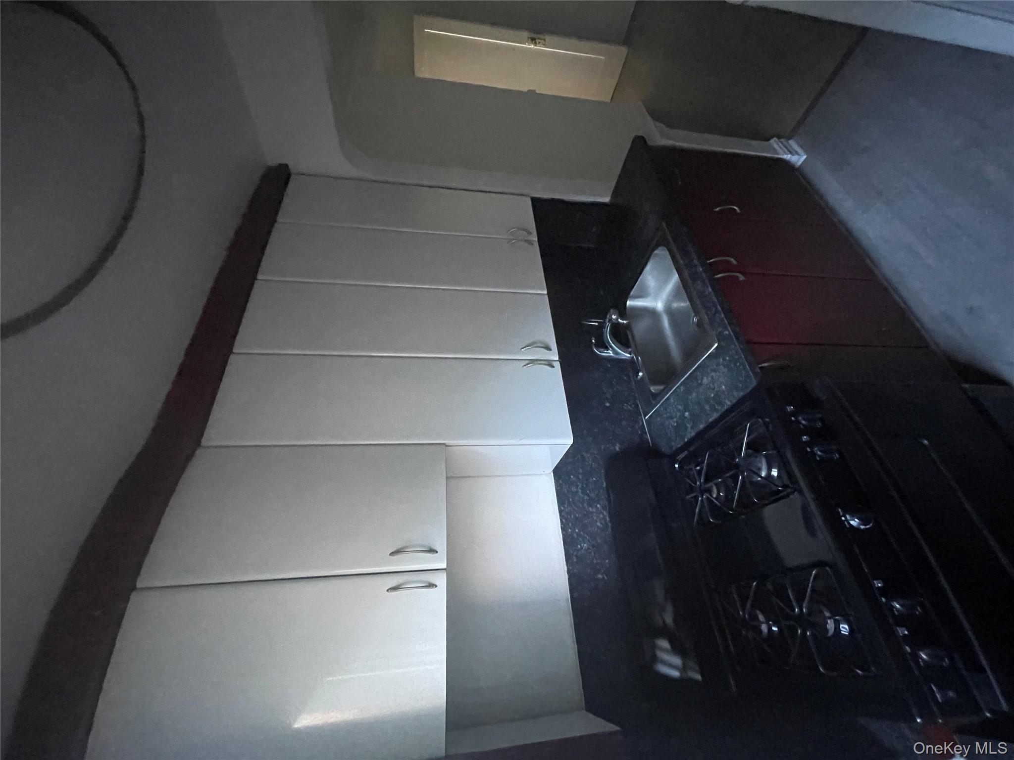 #12 photo, 118-14 83rd Avenue, 뉴욕퀸즈 Kew Gardens , NY 11415