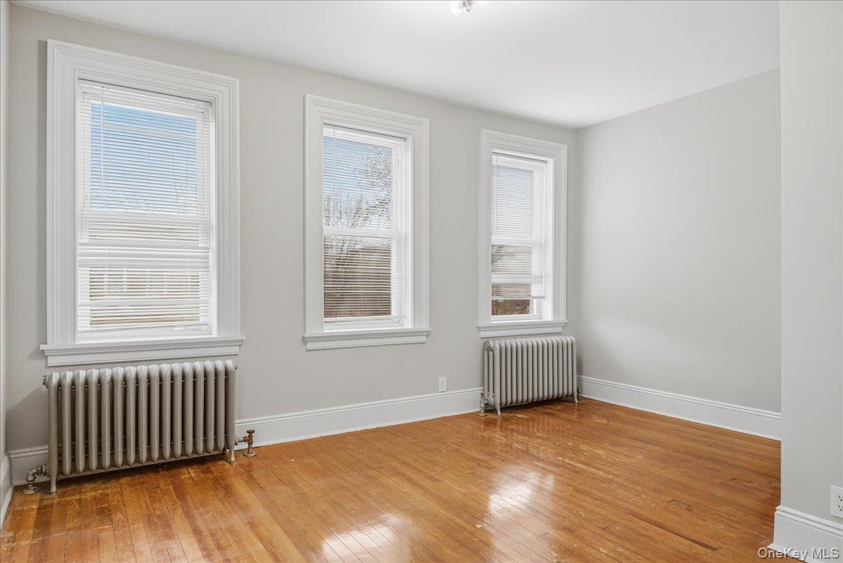 #11 photo, 6034 Linden Street, Куинс ‖ Ridgewood , NY 11385