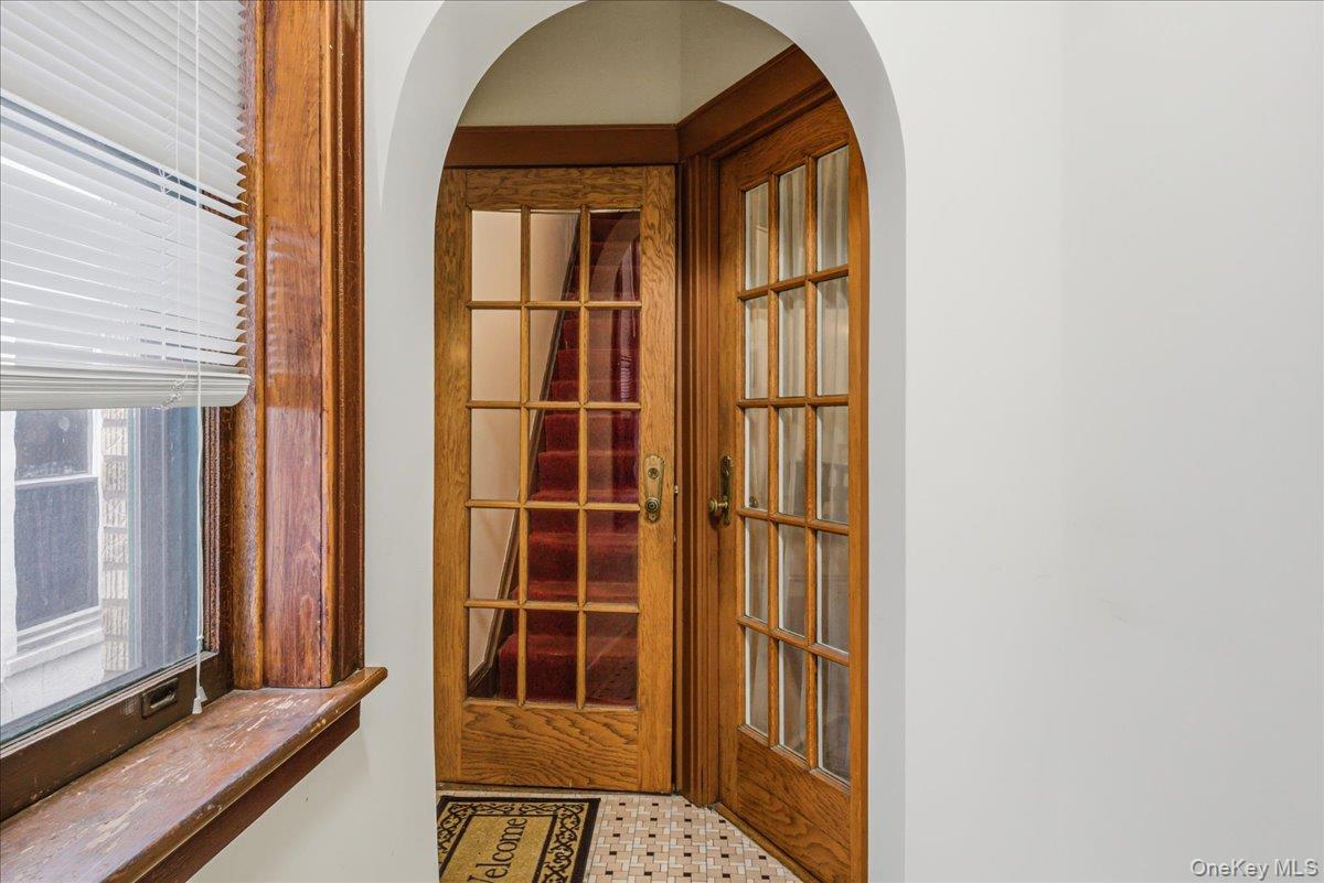 #3 photo, 6034 Linden Street, Куинс ‖ Ridgewood , NY 11385