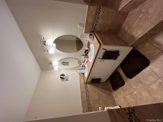 #17 photo, 566 Birchwood Park Drive, Middle Island , NY 11953