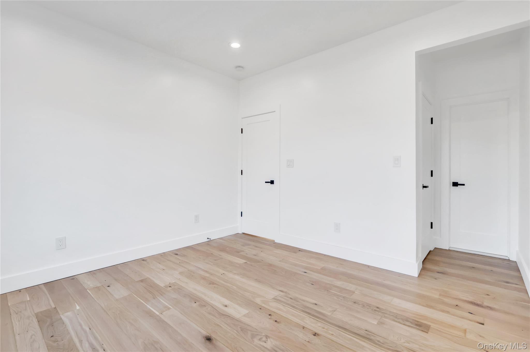 #17 photo, 12 Dahlia Lane, Wantagh , NY 11793