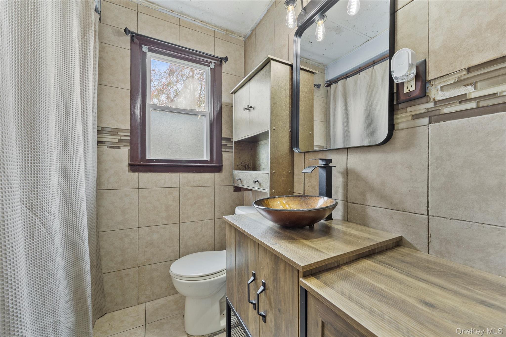 #12 photo, 7 East Court, Bethpage , NY 11714