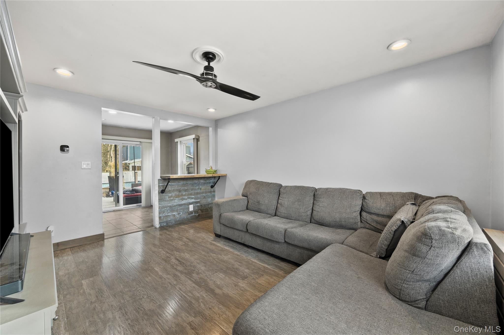 #3 photo, 7 East Court, Bethpage , NY 11714