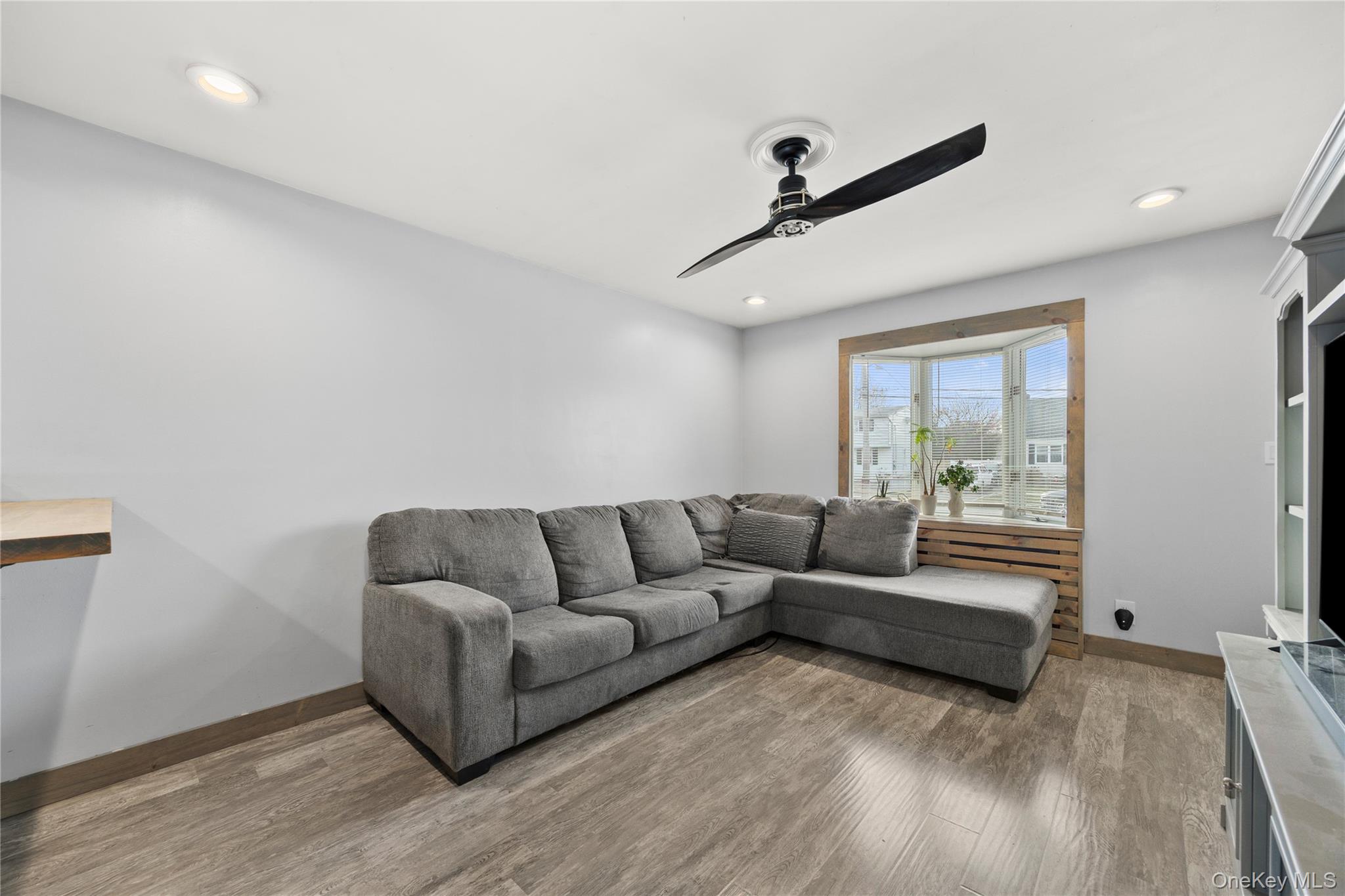 #5 photo, 7 East Court, Bethpage , NY 11714