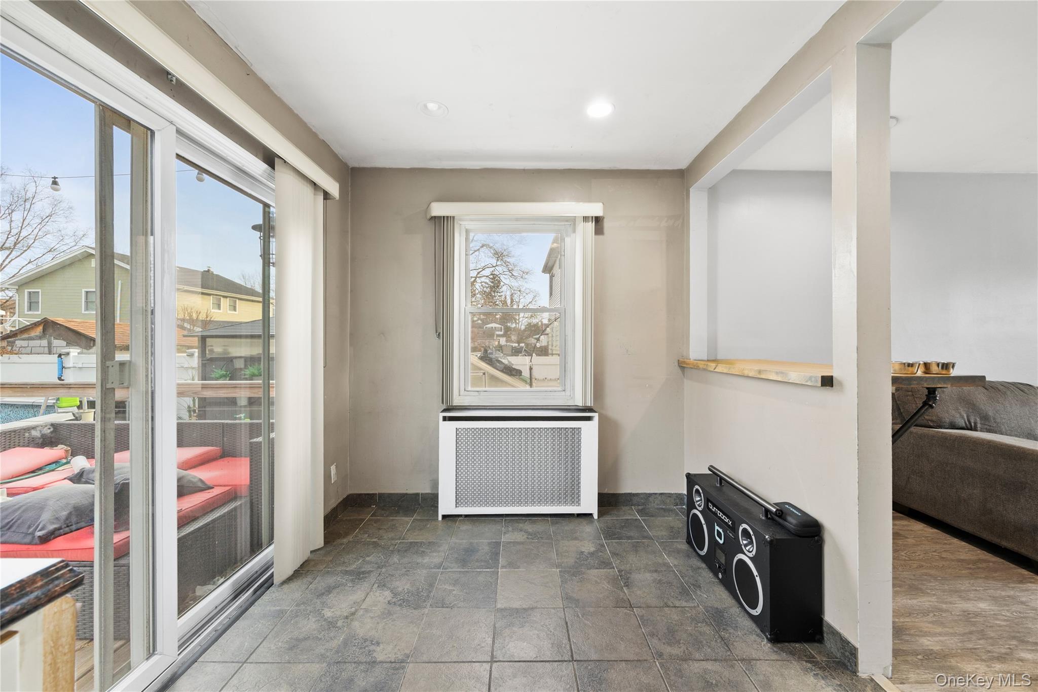 #6 photo, 7 East Court, Bethpage , NY 11714