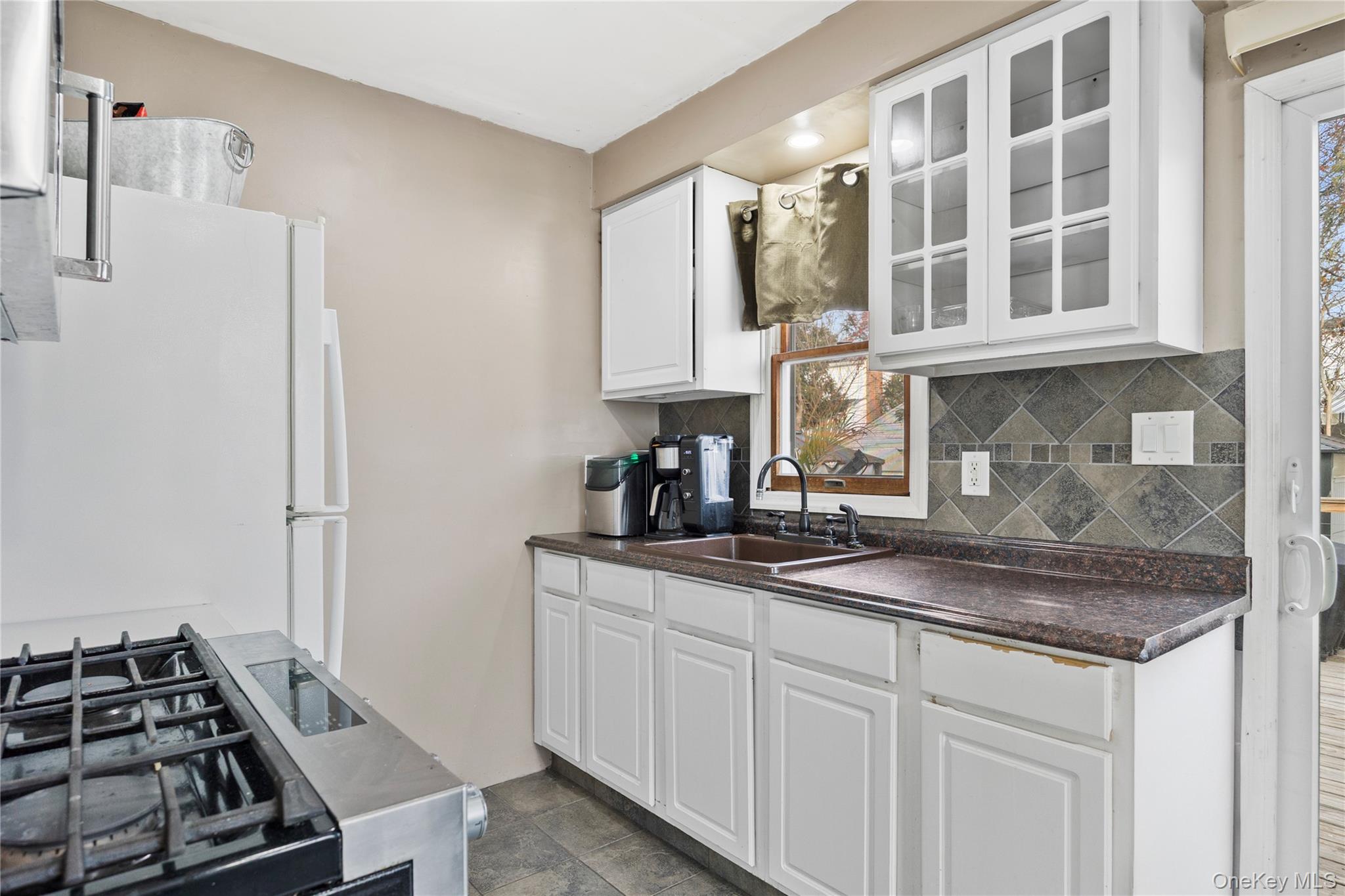 #8 photo, 7 East Court, Bethpage , NY 11714