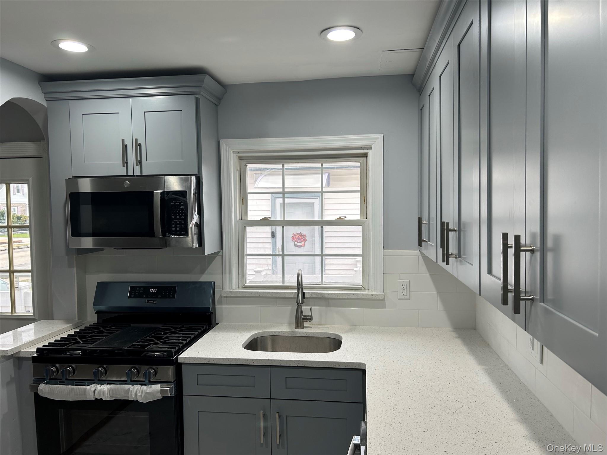 #8 photo, 42 Princeton Street, नासाउ काउंटी Valley Stream , NY 11580