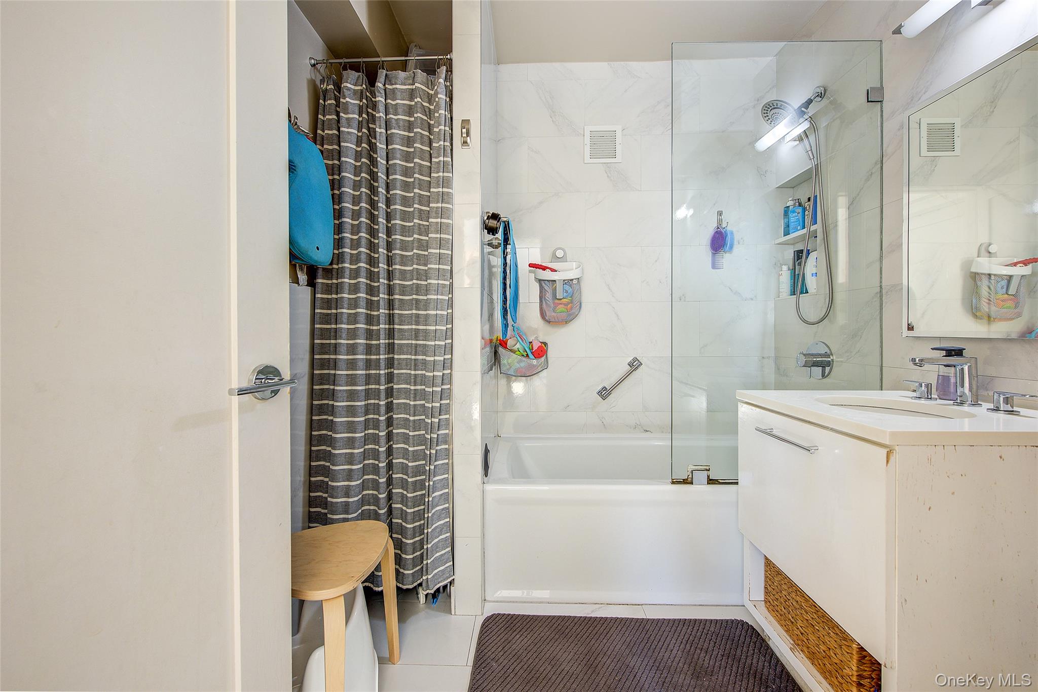 #17 photo, 107-40 Queens Boulevard, Forest Hills , NY 11375