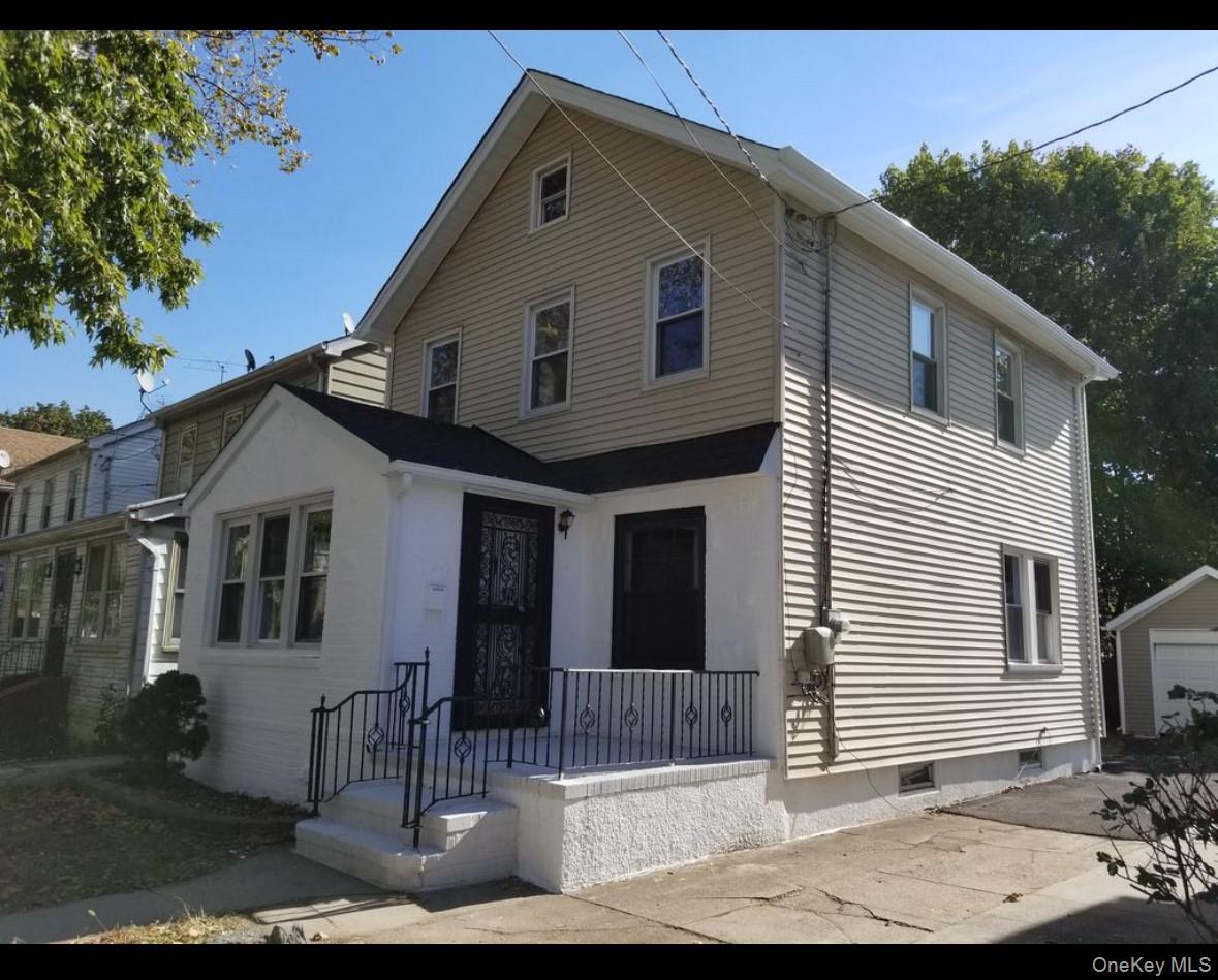 #10 photo, 19022 111th Road, קווינס Saint Albans , NY 11412