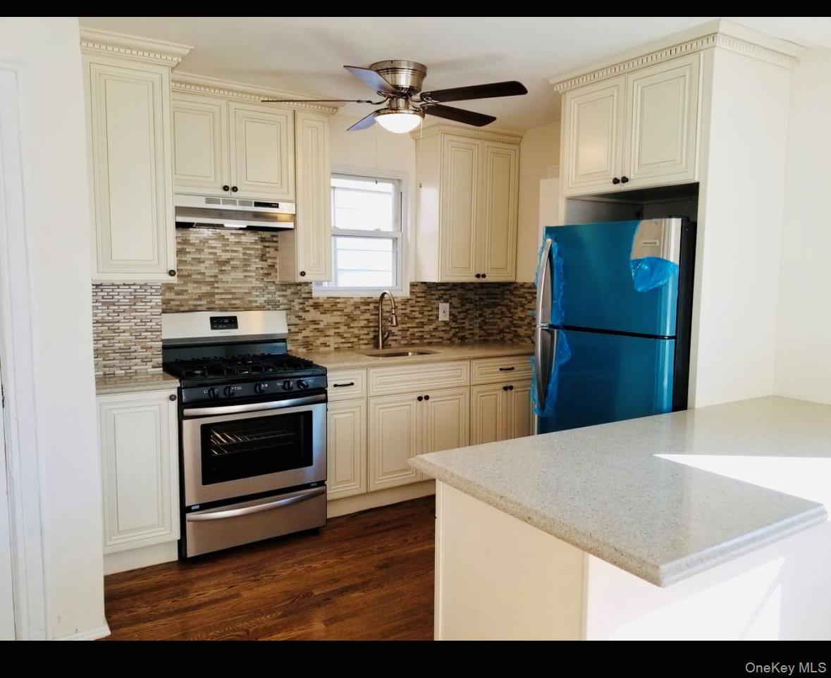 #3 photo, 19022 111th Road, קווינס Saint Albans , NY 11412