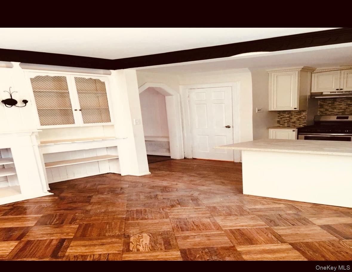 #5 photo, 19022 111th Road, קווינס Saint Albans , NY 11412