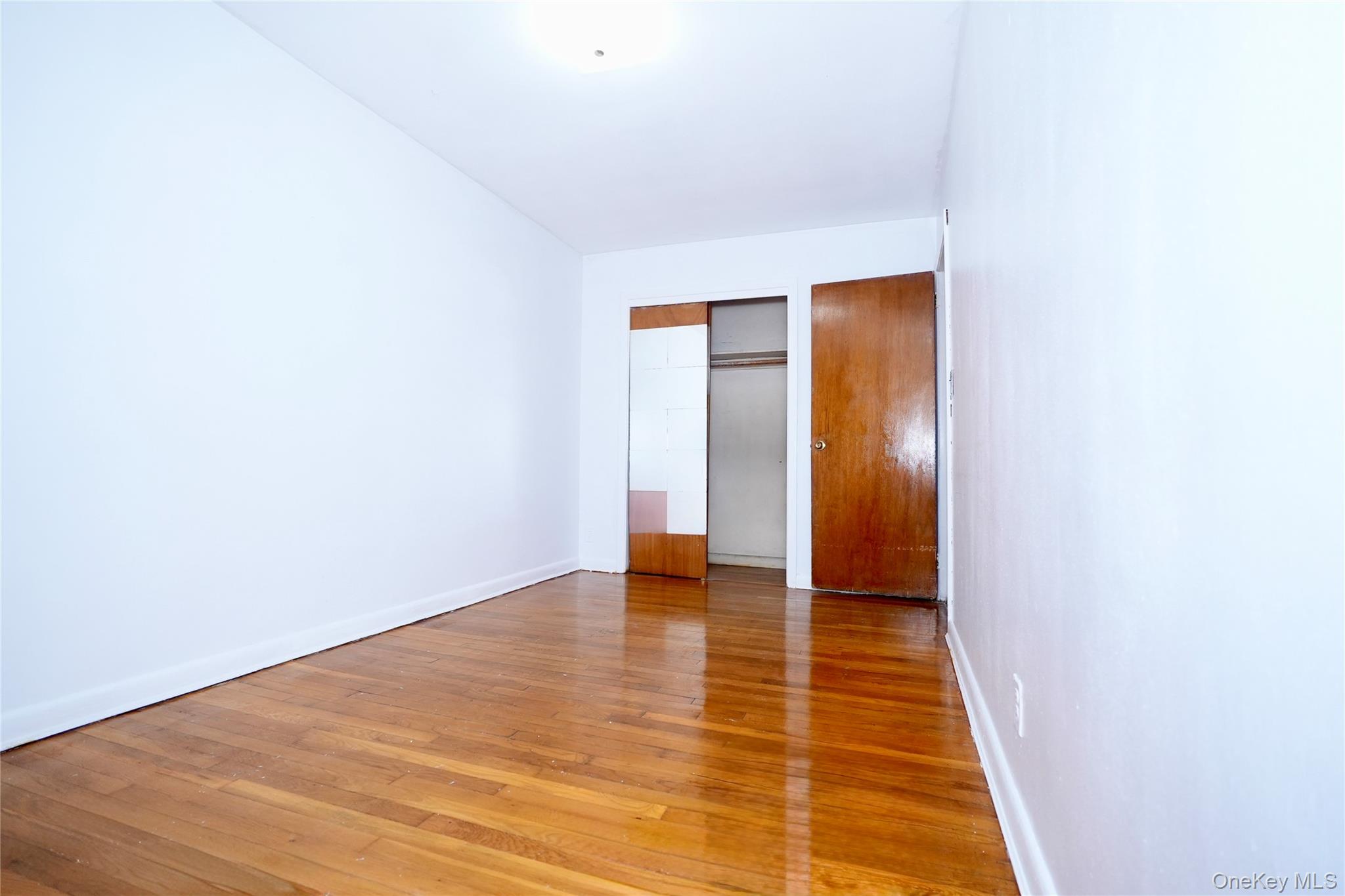 #11 photo, 130-04 130th Street, קווינס South Ozone Park , NY 11420