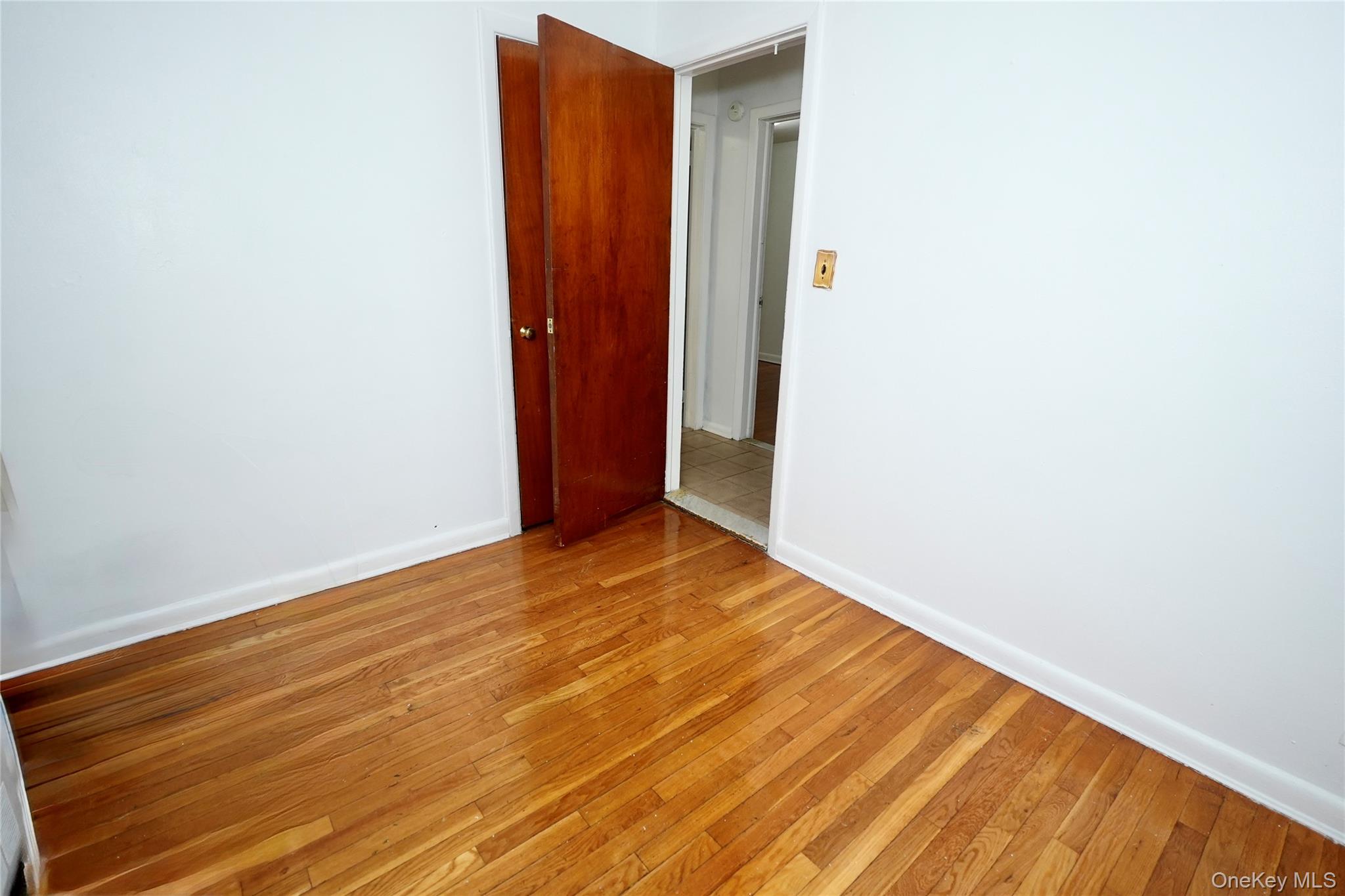 #12 photo, 130-04 130th Street, קווינס South Ozone Park , NY 11420